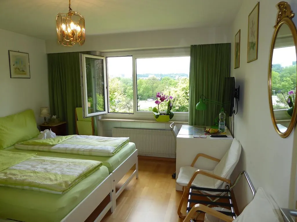 B&B Pappelweg - 2 Muttenz Bed & Breakfast
