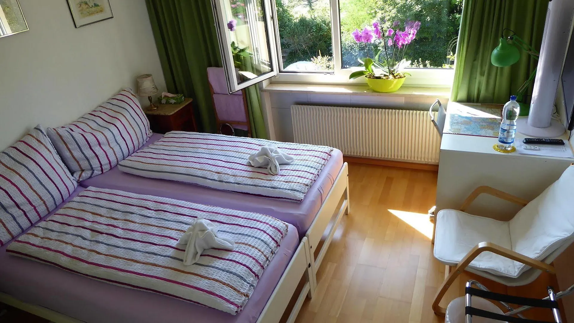 B&B Pappelweg - 2 Muttenz 2*,  Švýcarsko